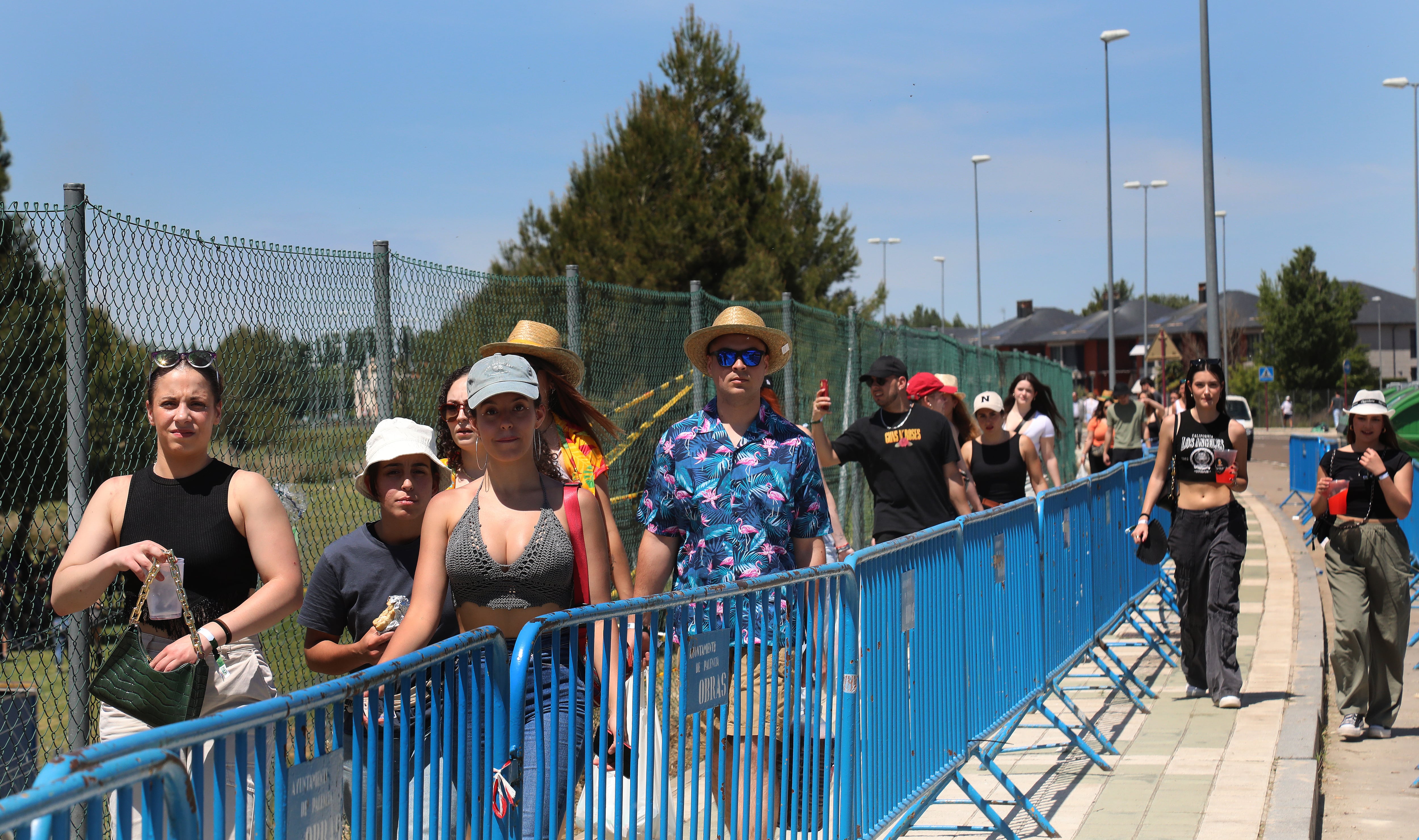 Miles de jóvenes de la Comunidad se dan cita en el parque Ribera Sur de la capital palentina para celebrar la ITA, una de las fiestas universitarias más populares de la región