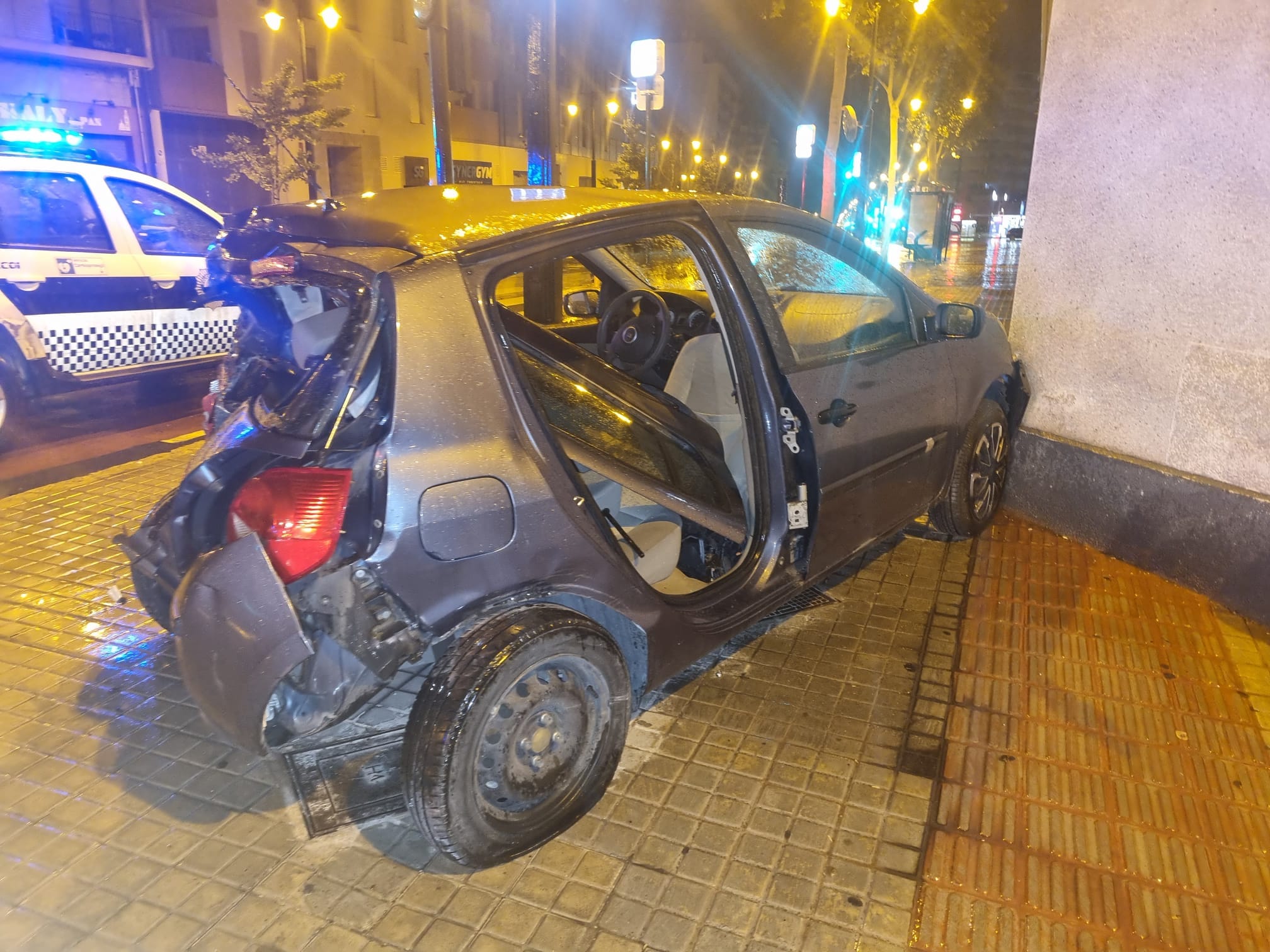 Estado del coche que recibió el impacto