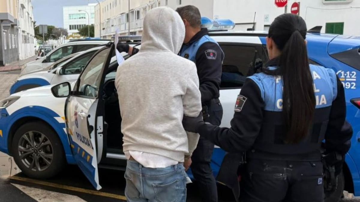 Puerta reventada, tensión y detenciones al amanecer: Así se frustró una ocupación en pleno centro de Arrecife