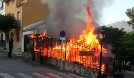 Momento del incendio de la anterior oficina en 2.016