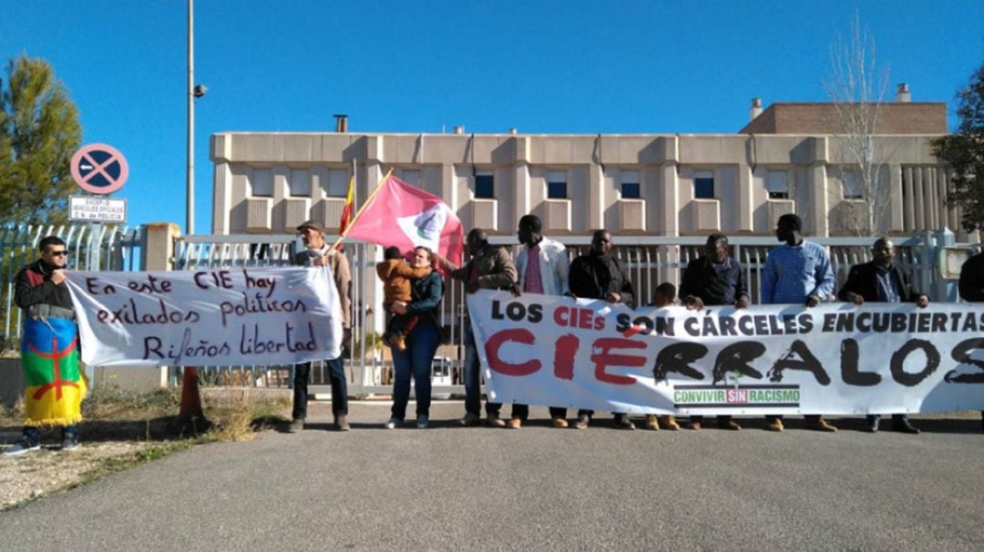 Protesta pasada en la puerta del CIE de Sangonera