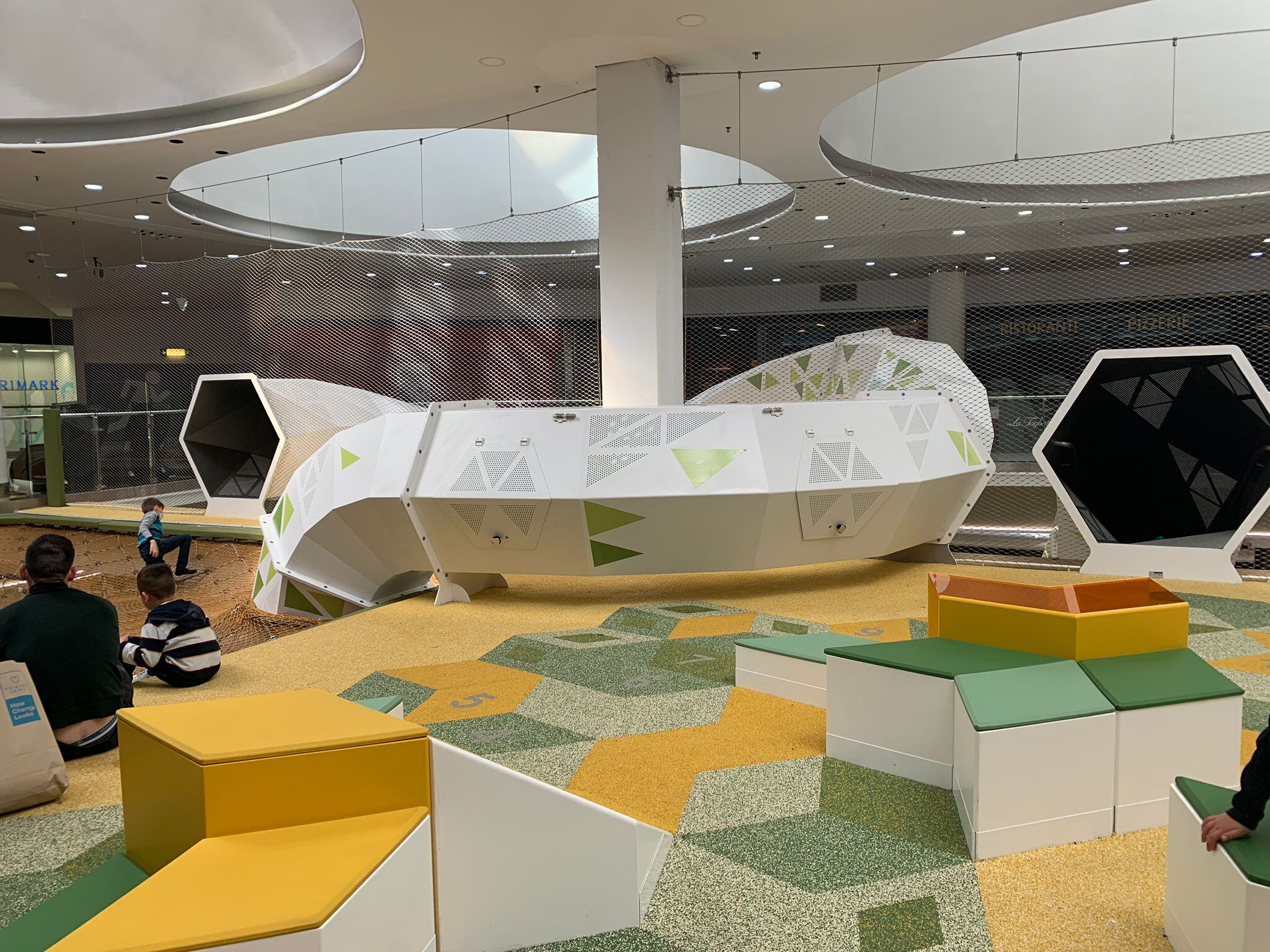 Zona de juegos del CC L’Aljub