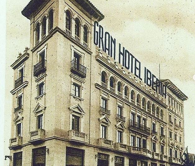 Detalle de una postal del edifico del Hotel Iberia recogida en el libro &#039;Tarjetas postales de la ciudad de Cuenca (1897-1936)&#039; editado por la Diputación provincial.