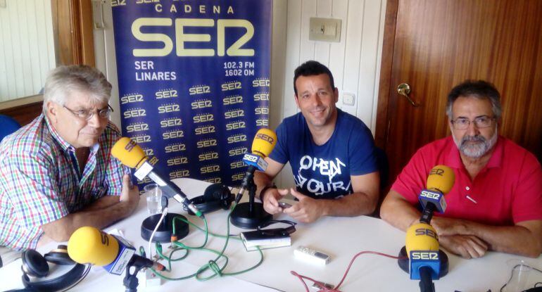Francisco Mañas, Javier Perales y Manuel Saez, miembros de la ejecutiva local del PSOE.