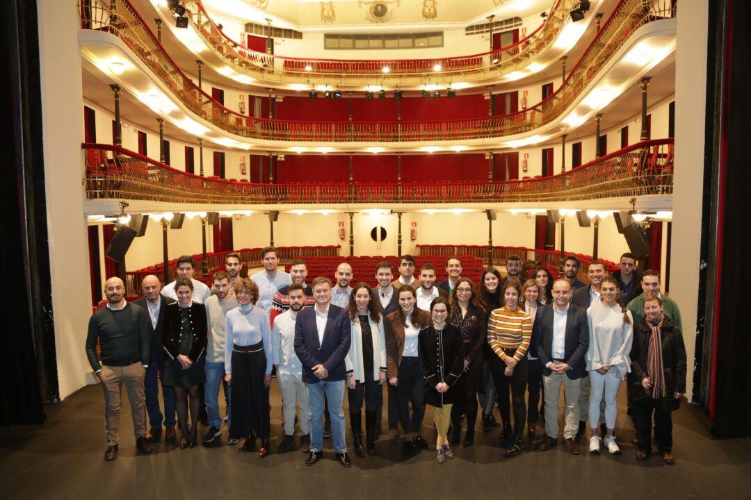  Una veintena de segovianos que reside en doce países distintos se reúne con el presidente de la Diputación
 
 