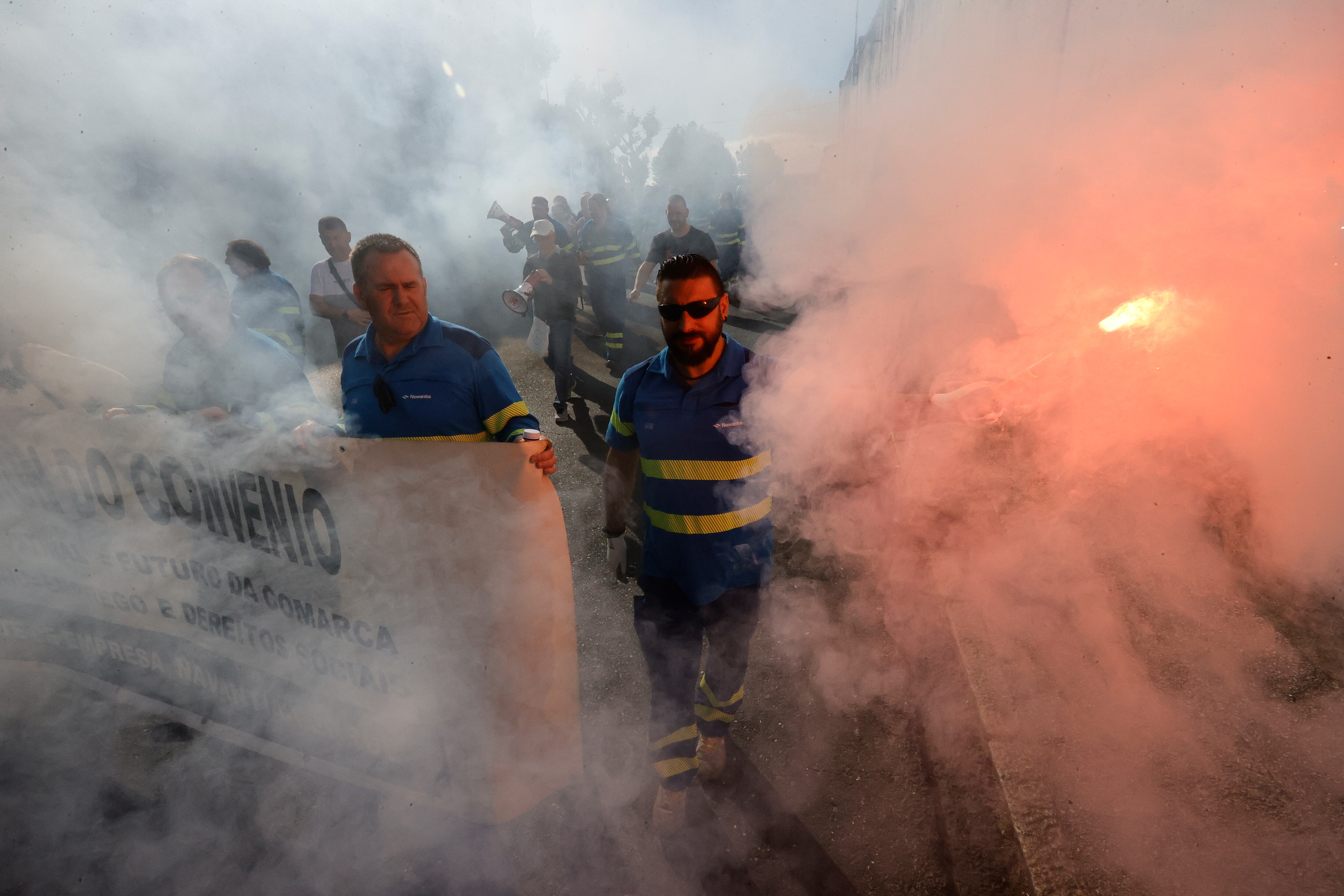 Manifestación de trabajadores de Navantia Ferrol de este pasado martes (foto: EFE/Kiko Delgado)