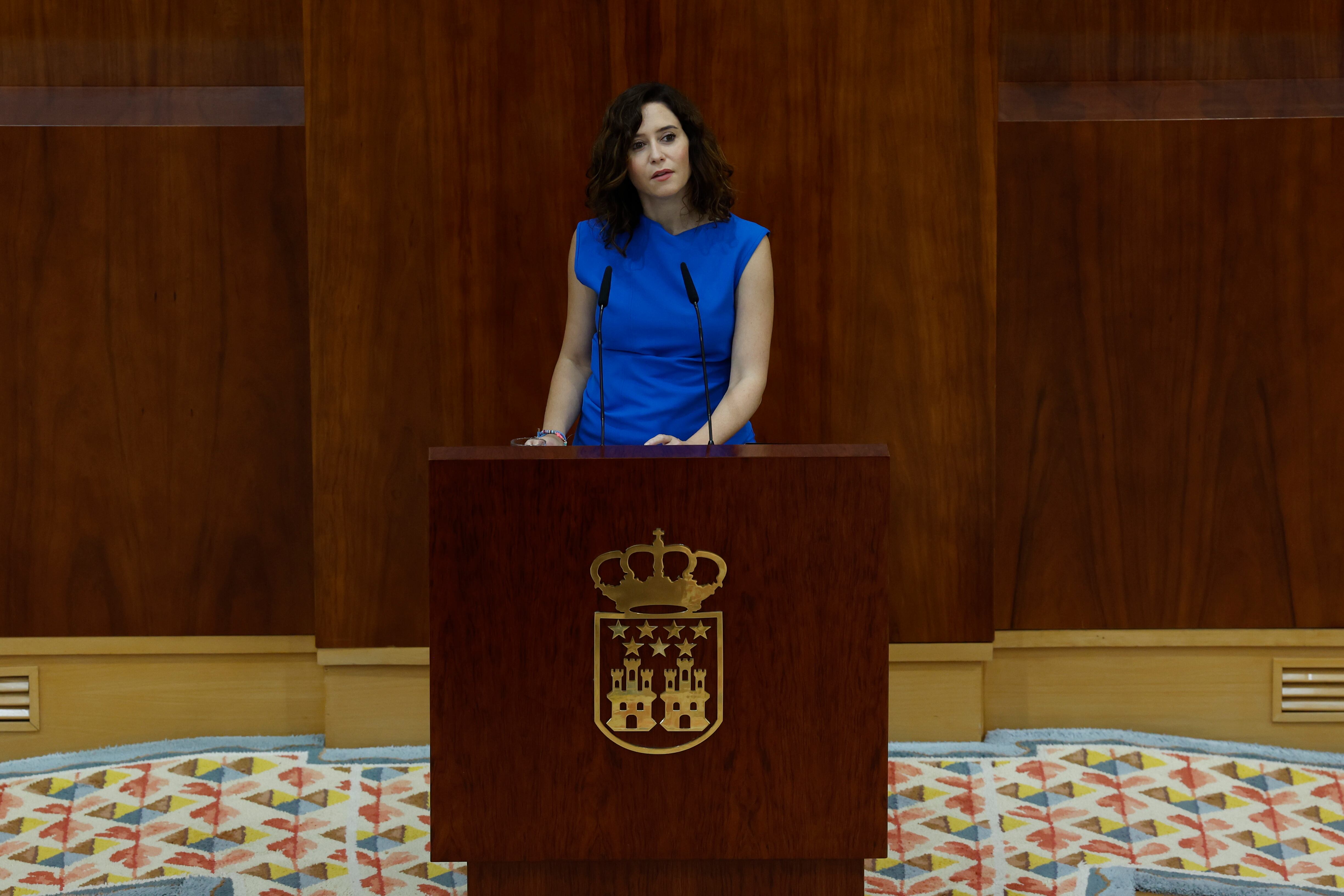 MADRID, 12/09/2022.- La presidenta de la Comunidad de Madrid, Isabel Díaz Ayuso, interviene durante la primera sesión del debate del estado de la región en la Asamblea de Madrid, este lunes. EFE/ J.J. Guillén
