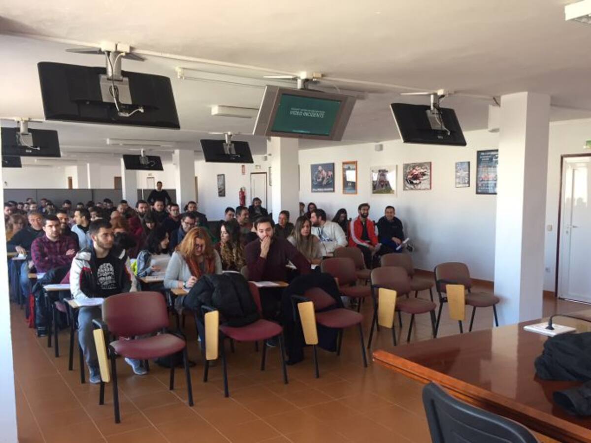 Reciclaje de reglamentos para los comisarios del Circuito de Albacete