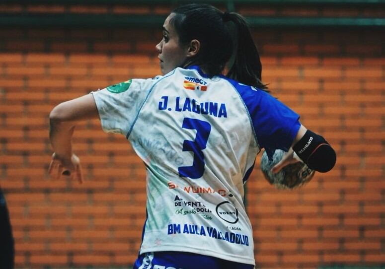 Jimena Laguna en un partido con Aula Valladolid