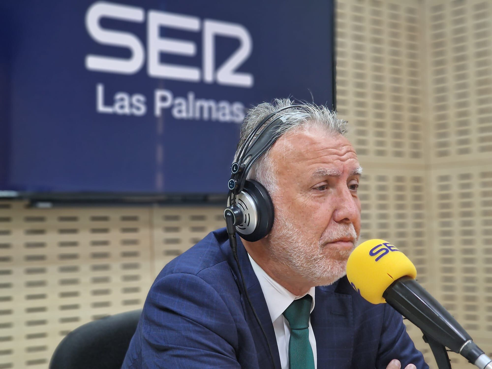 El ministro Ángel Víctor Torres durante una entrevista en la SER en Canarias.