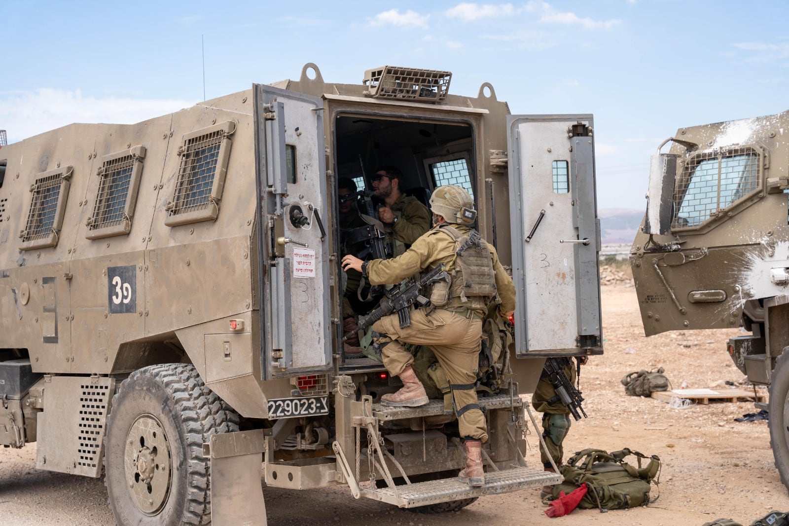 Fotografía de los preparativos de las tropas israelíes para una operación antiterrorista en Jenin y Tulkarm