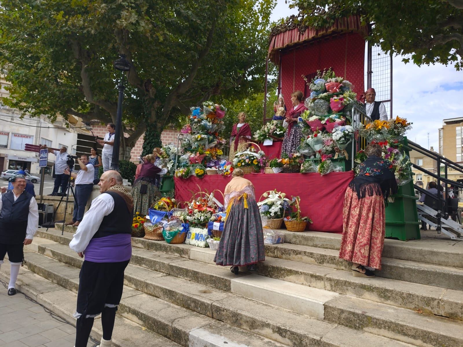 Ofrenda a la Virgen del Pueyo 2025.