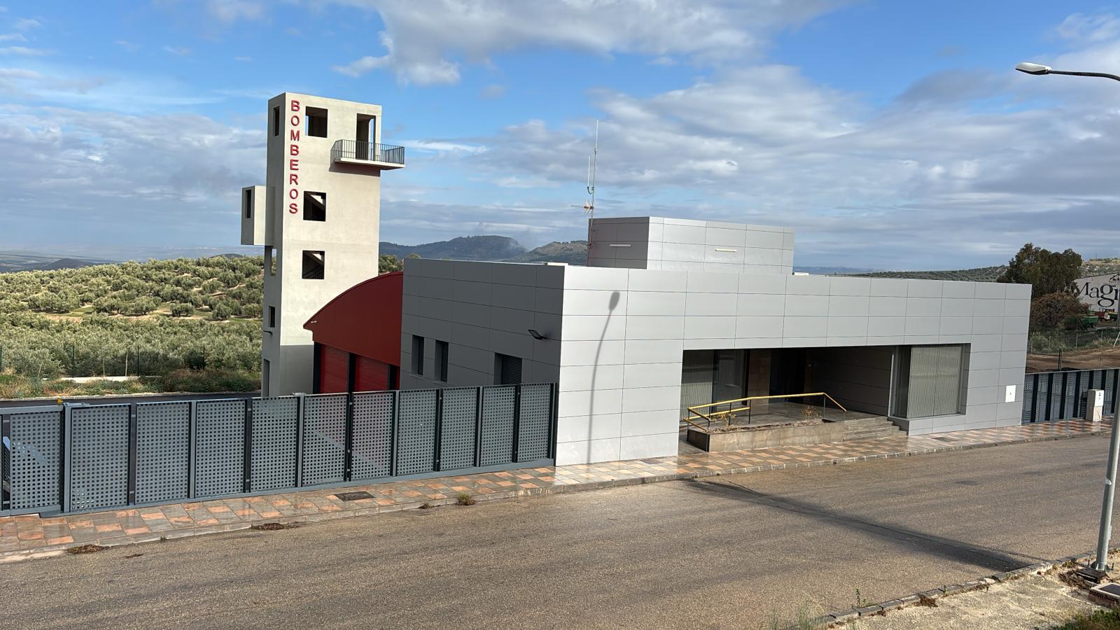 Instalaciones donde se va a ubicar el Parque  de Bomberos Sierra Mágina Oriental en el Polígono Industrial de Bedmar