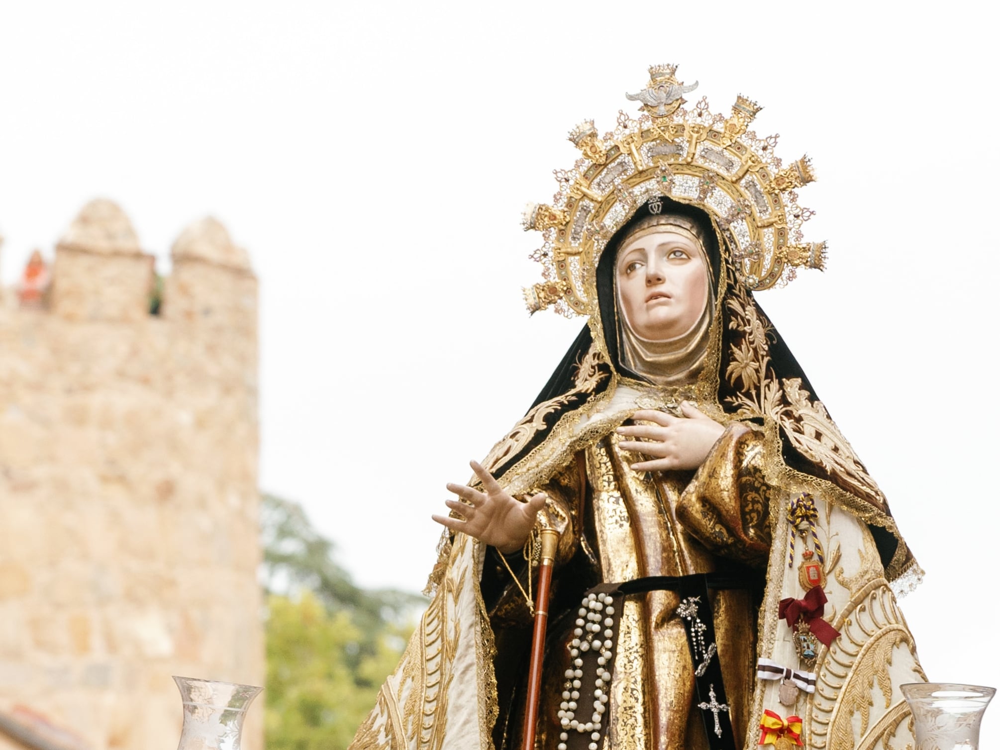 Santa Teresa de Jesús recorre las principales calles de la ciudad en procesión EFE/ Raúl Sanchidrián