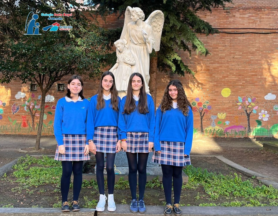 Alumnas del Colegio Santo Ángel participantes en el certamen