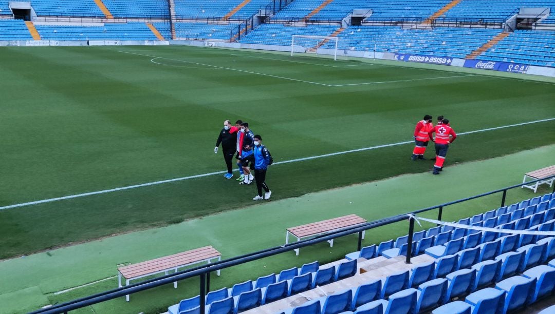 Tano vuelve al estadio tras estar 30 minutos en una ambulancia