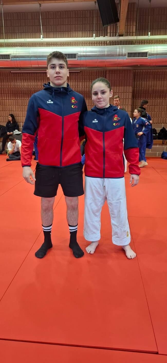 Sandro Pla y Yesenia Padilla compitieron en Italia