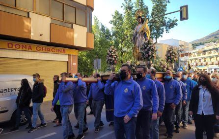 Anderos llevando a Santa Catalina.