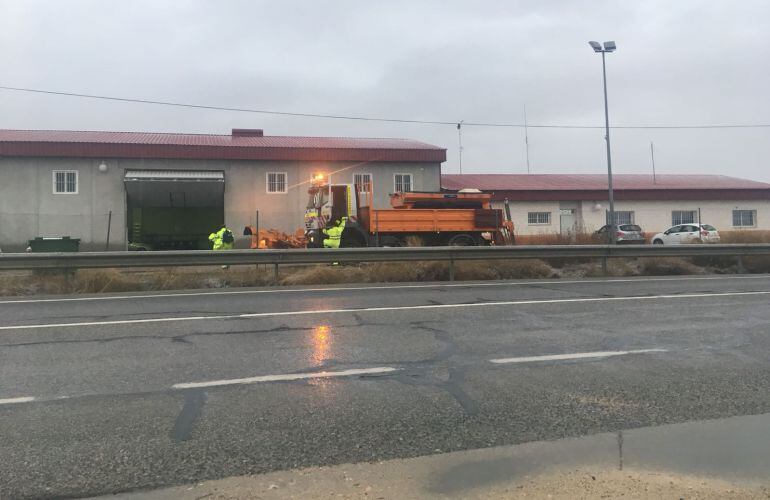 Los quitanieves se preparan en el Centro de Conservación de carreteras en la N-430 a la altura de Albacete capital