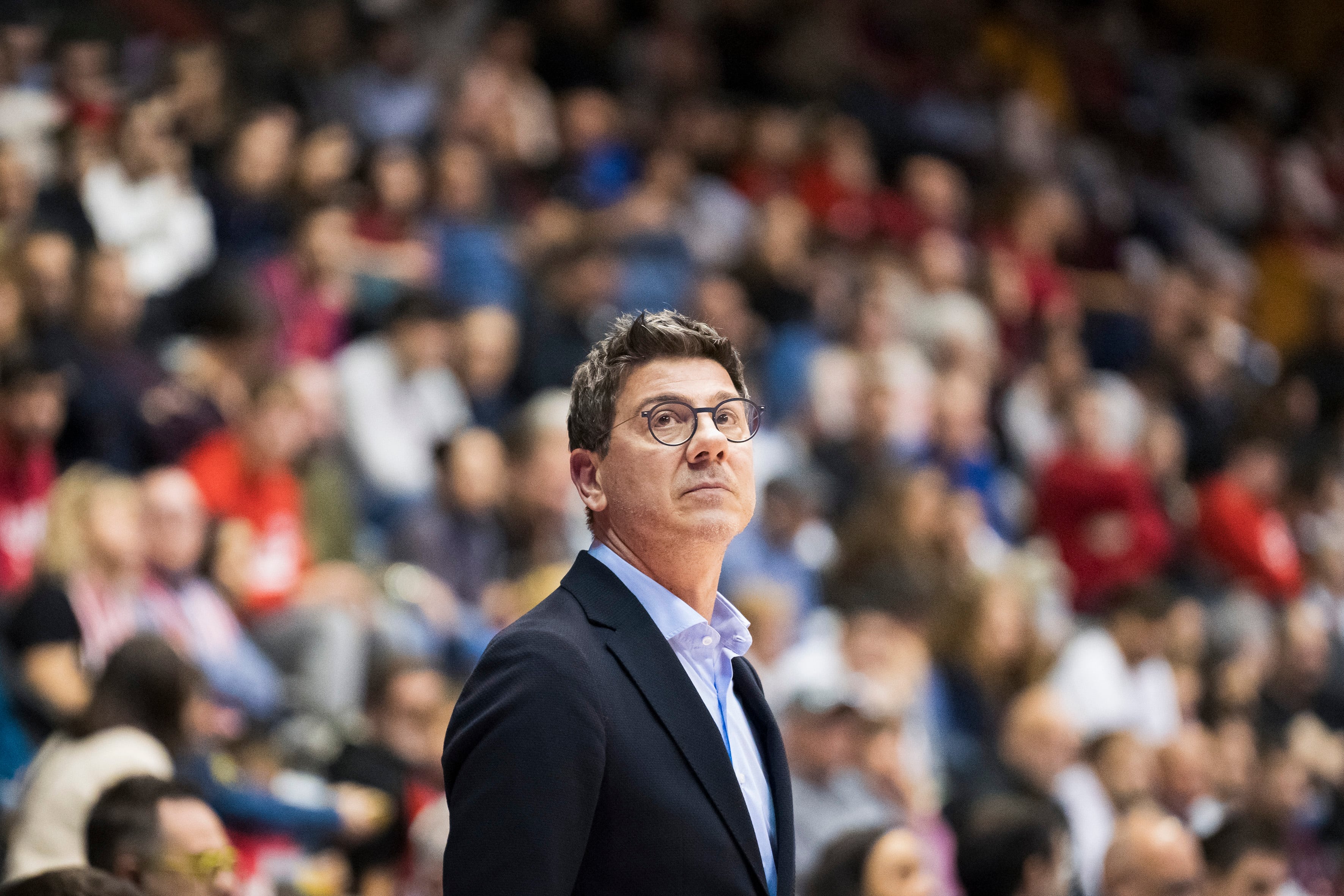 Girona, 14/12/2024.- Fotis Katsikaris, entrenador del Basquet Girona, durante el partido de la Liga Endesa de la jornada 11 entre el Basquet Girona y el Leyma Coruña, este sábado en el pabellón de Fontajau.-EFE/David Borrat.
