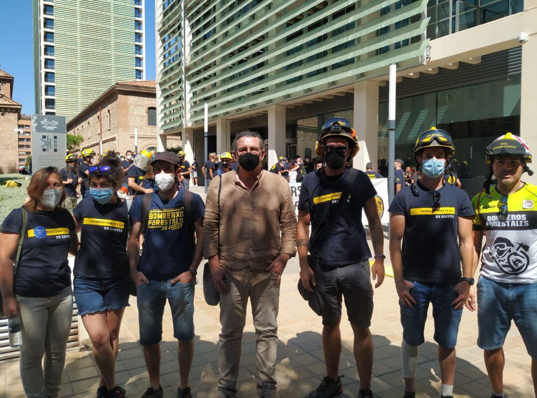 Los bomberos forestales se manifestaron la semana pasada frente a la Conselleria de Justicia.