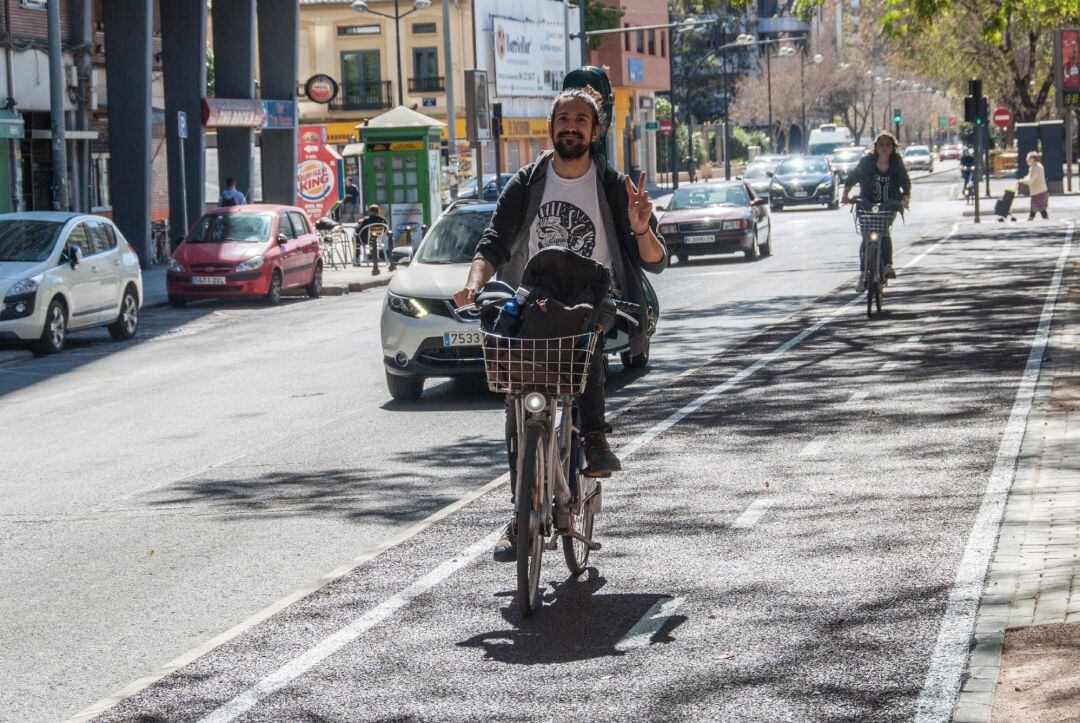 Carril bici de Manuel Candela-Tomás Montañana y Avenida de la Constitución