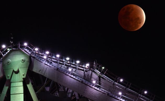 El eclipse, desde Brisbane (Australia).