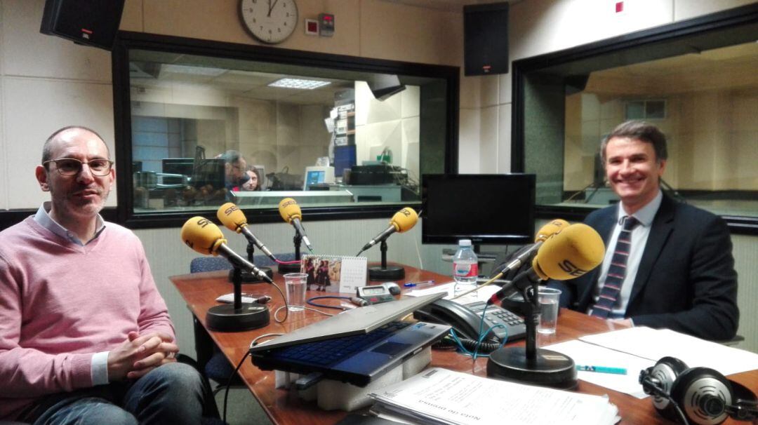 Patricio Cuadra y Norberto Martín Anero en los estudios de Radio Zamora