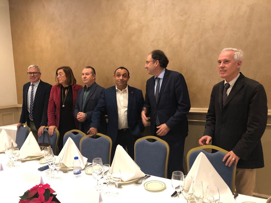 Los responsables de ASAJA rodeados de las autoridades en el comida del balance anual agrario celebrada en Palencia