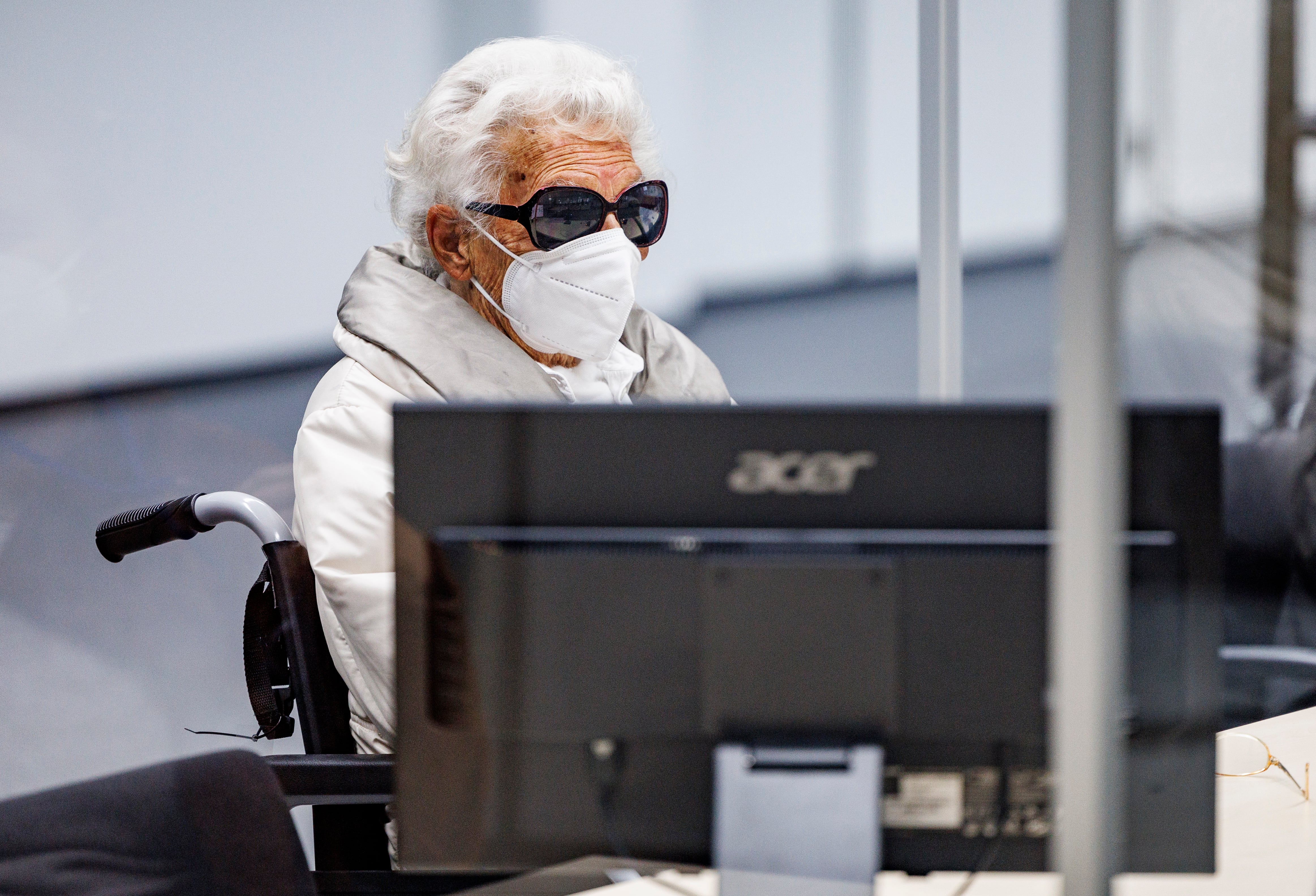 Irmgard Fuchner durante el juicio en su contra en 2022