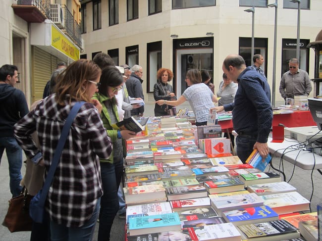 Foto de archivo del Día del Libro en Barbastro