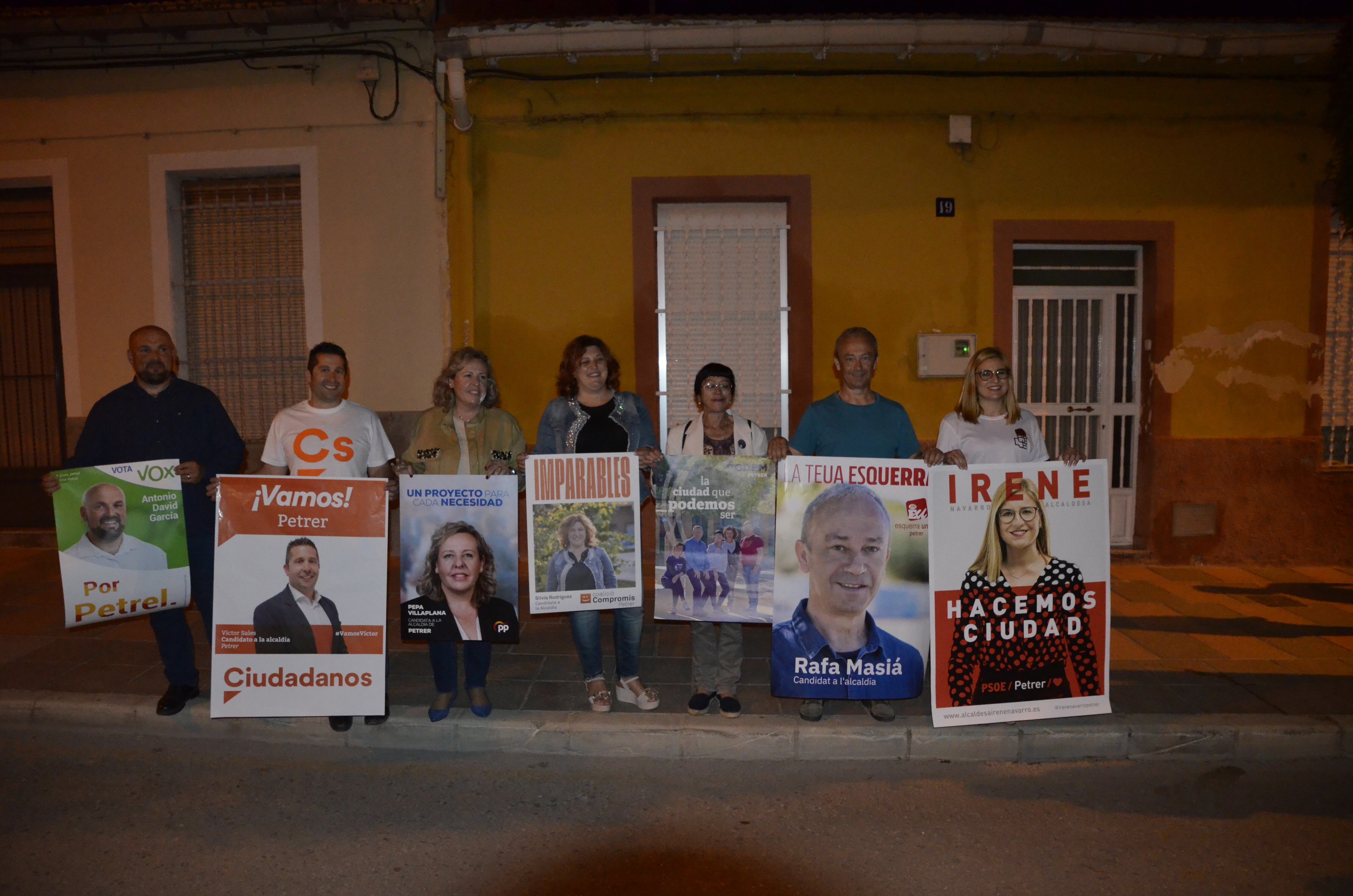 Pegada de carteles 2019 en Petrer