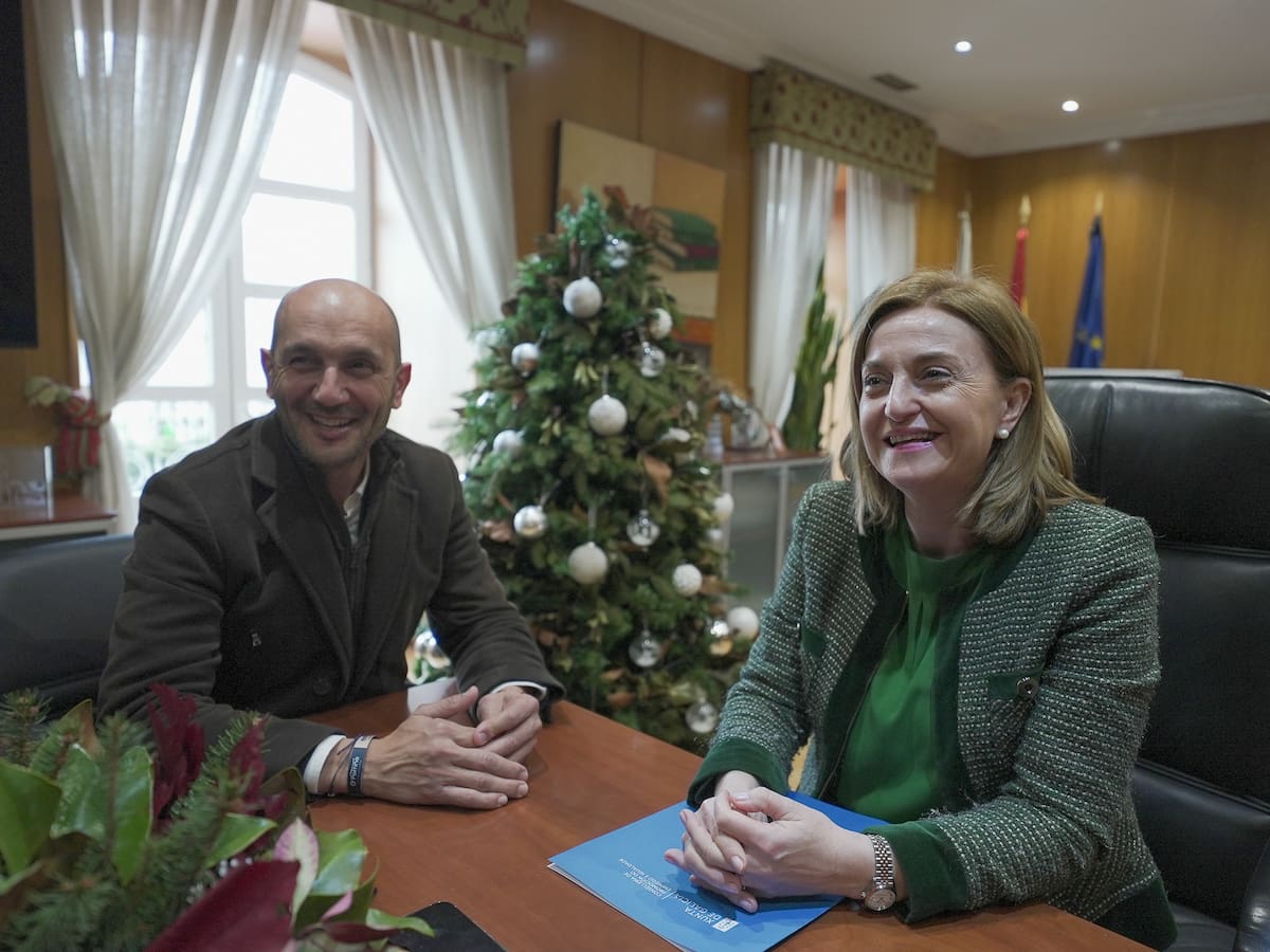 Elena Rivo se ha reunido con el alcalde de O Porriño para avanzar en los programas de empleo conjuntos de Xunta y Concello