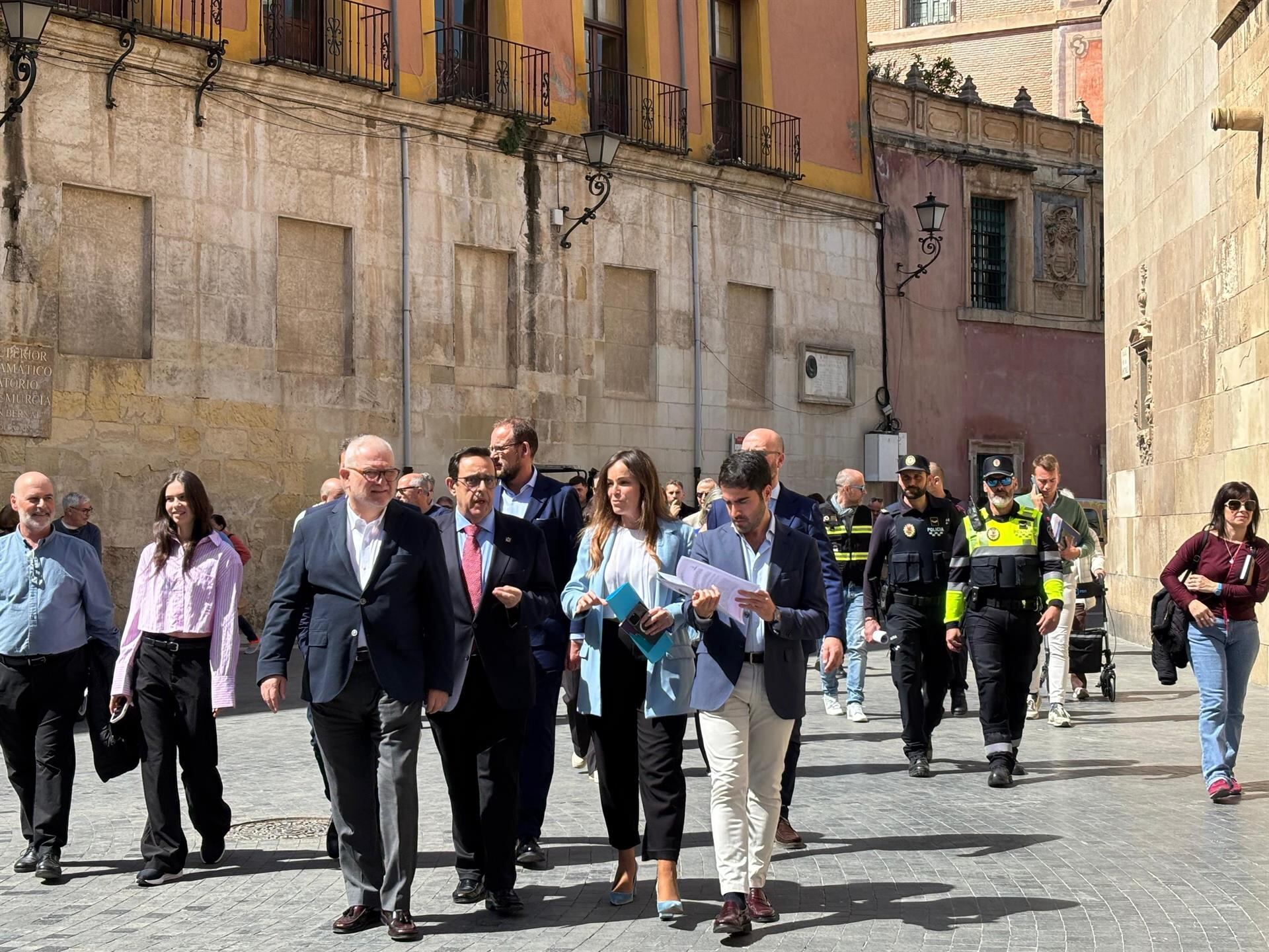 Concejales del Ayuntamiento de Murcia participado en una ruta para garantizar el paso de las 17 procesiones que acogerá la ciudad la próxima Semana Santa