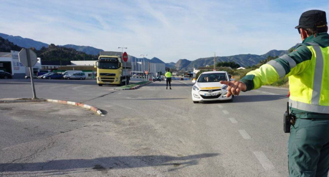 Se intensifican los controles de tráfico para evitar desplazamientos innecesarios que pueden poner en peligro la salud pública