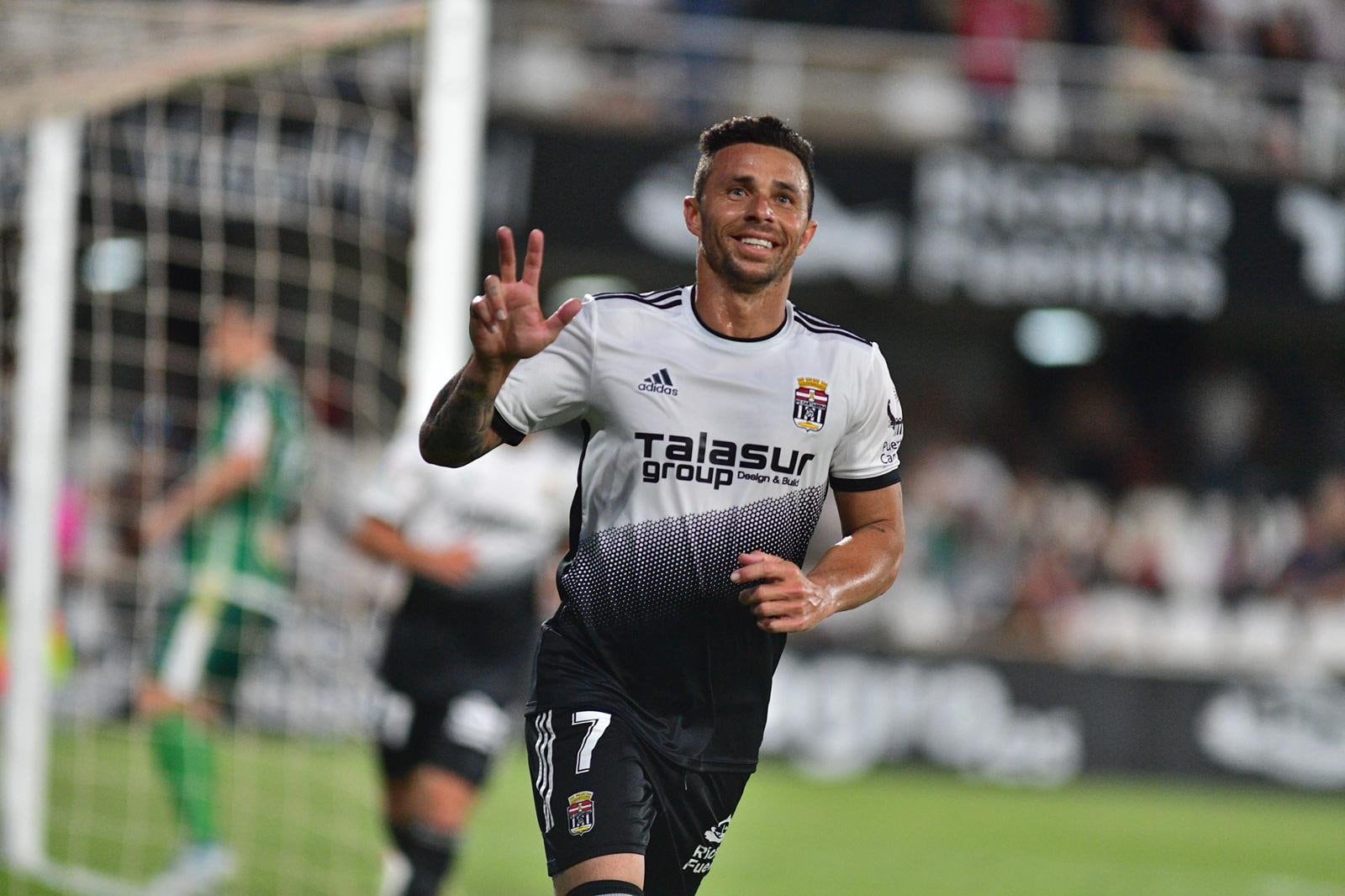 Rubén Castro celebrando un gol