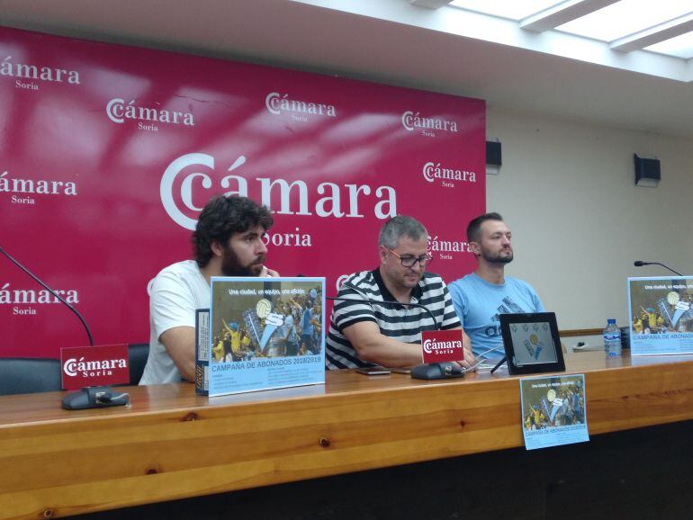 Manolo Sevillano, Alfredo Cabrerizo y Manu Salvador, en la rueda de prensa