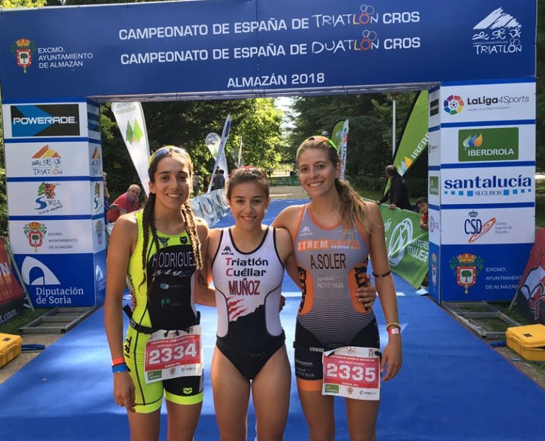 La triatleta cuellarana Marina Muñoz al terminar el campeonato de España de duatlón cross