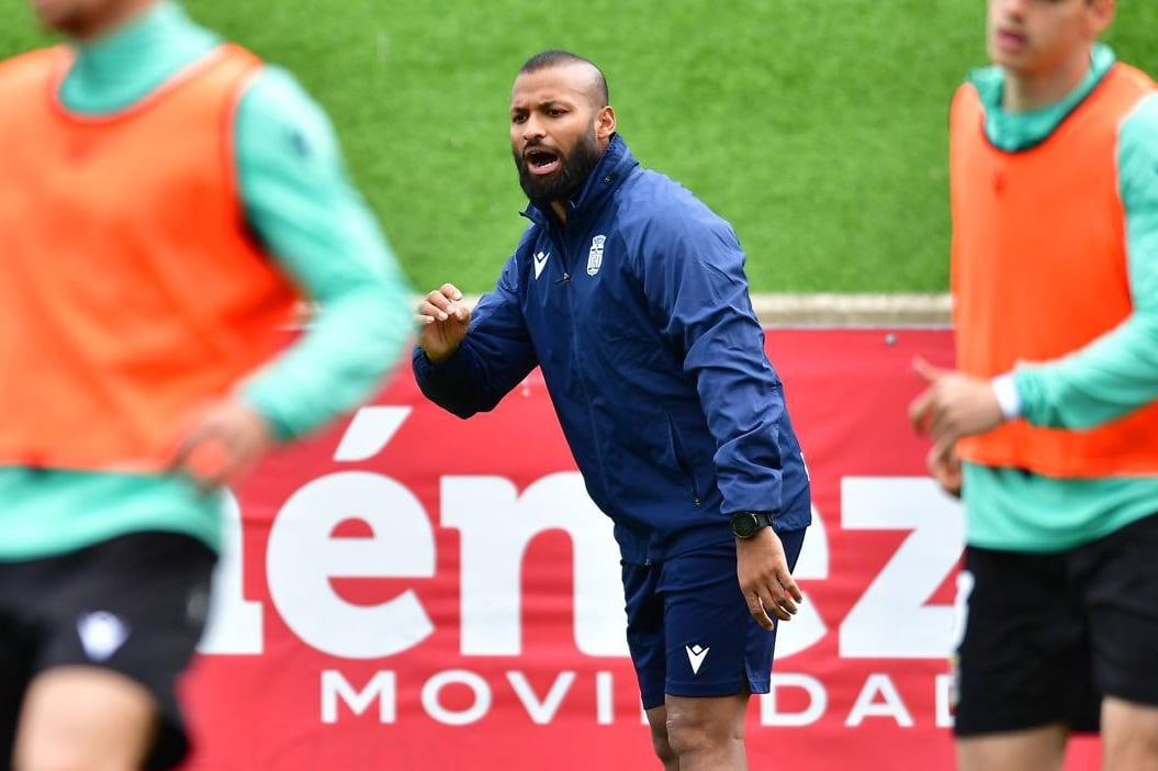 Jeriah Benjamin durante un entrenamiento con el FC Cartagena