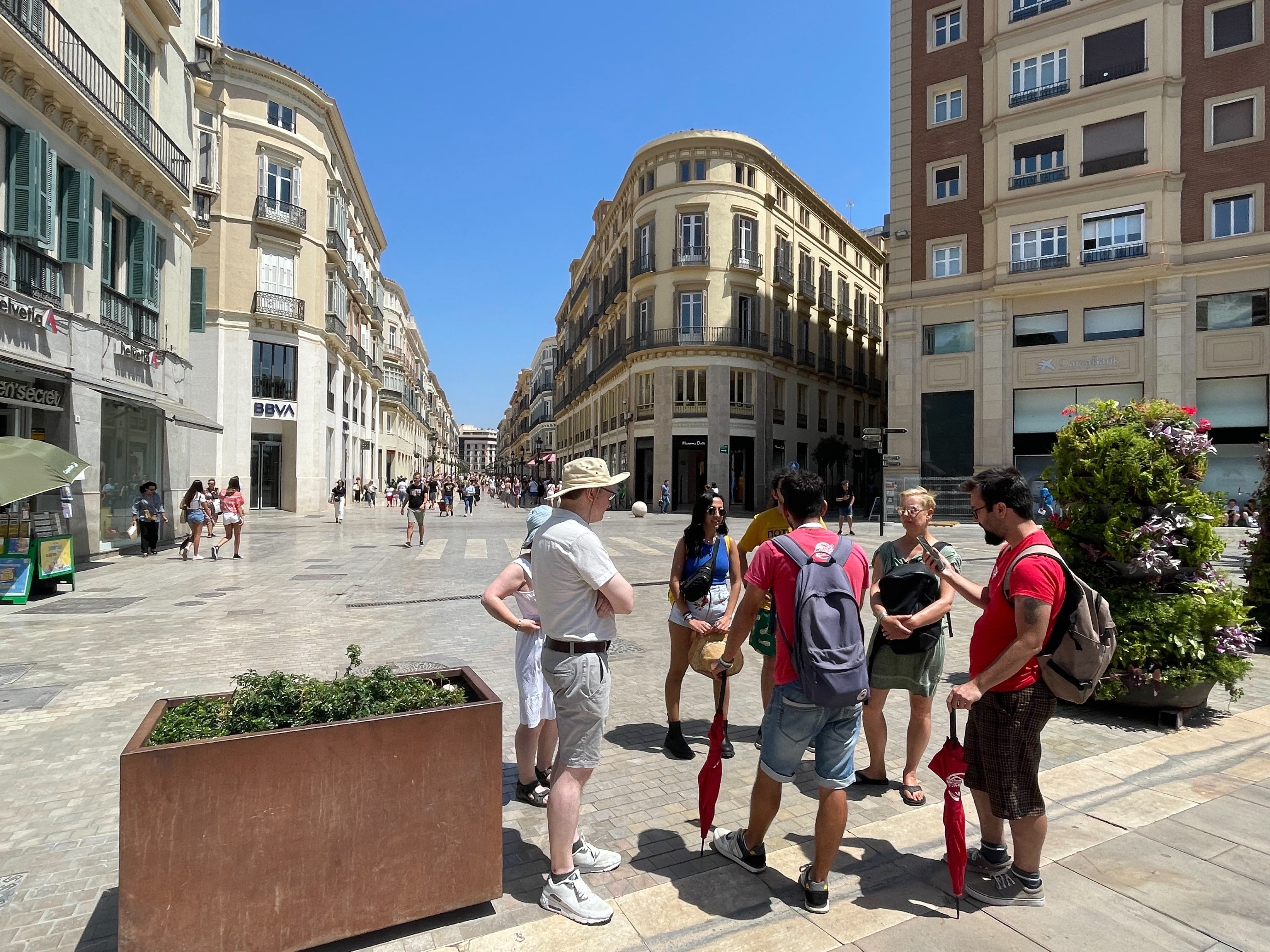 Turistas en la céntrica calle Larios de Málaga