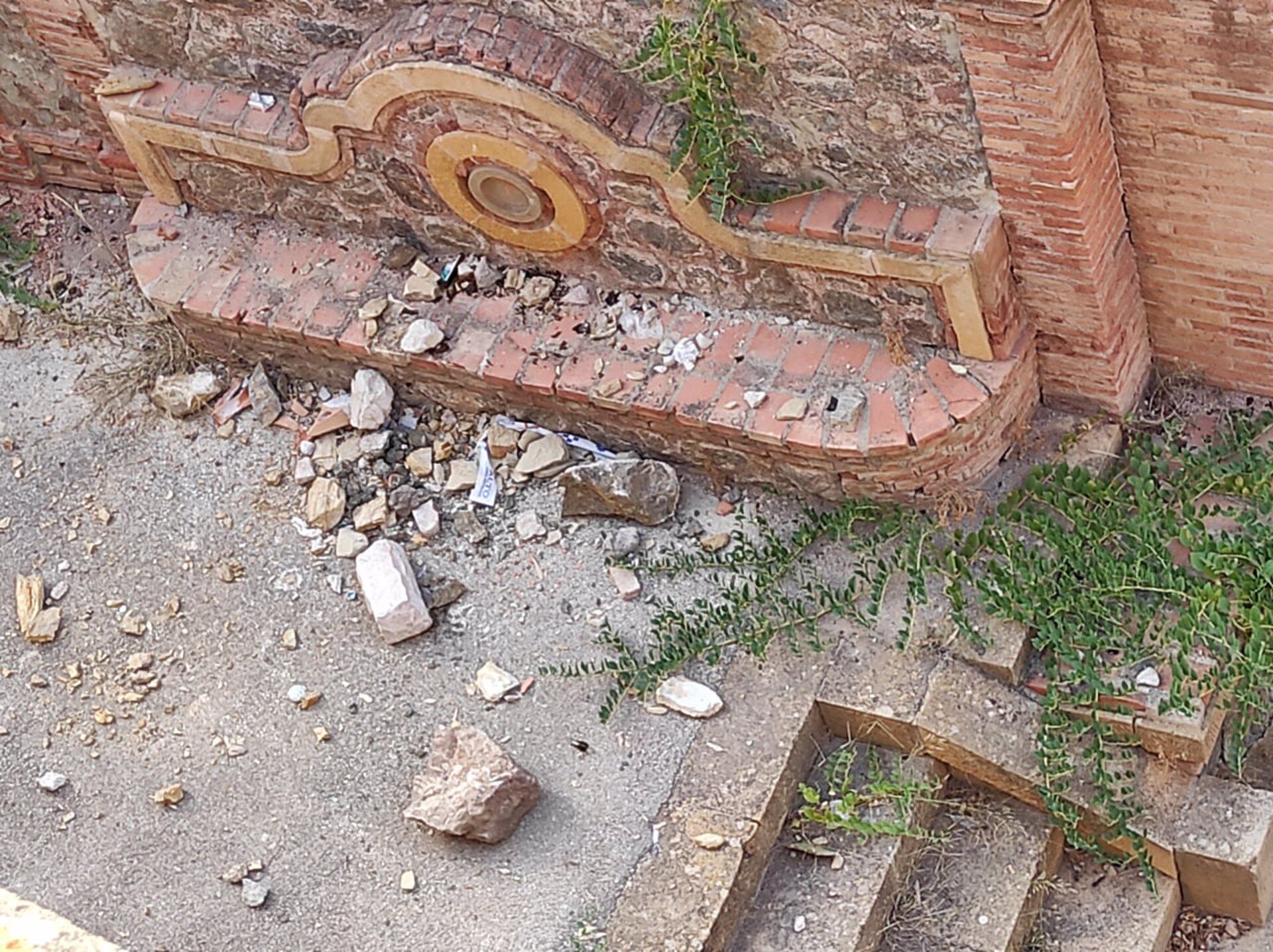 Huermur denuncia los derrumbes de la histórica Fuente Santa en el Santuario de la Virgen en Algezares