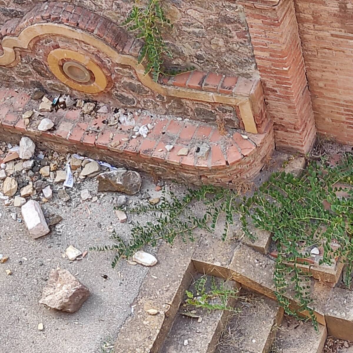 Huermur denuncia los derrumbes de la histórica Fuente Santa en el Santuario de la Virgen en Algezares