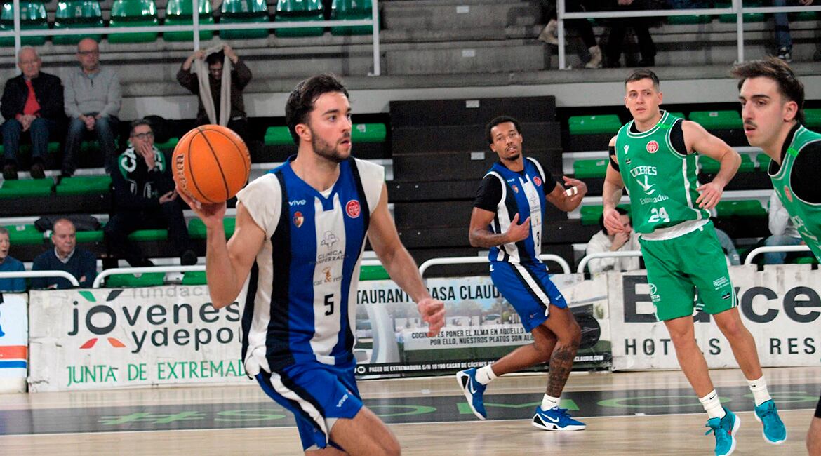 El conjunto berciano no pudo superar la salida de Cáceres al partido