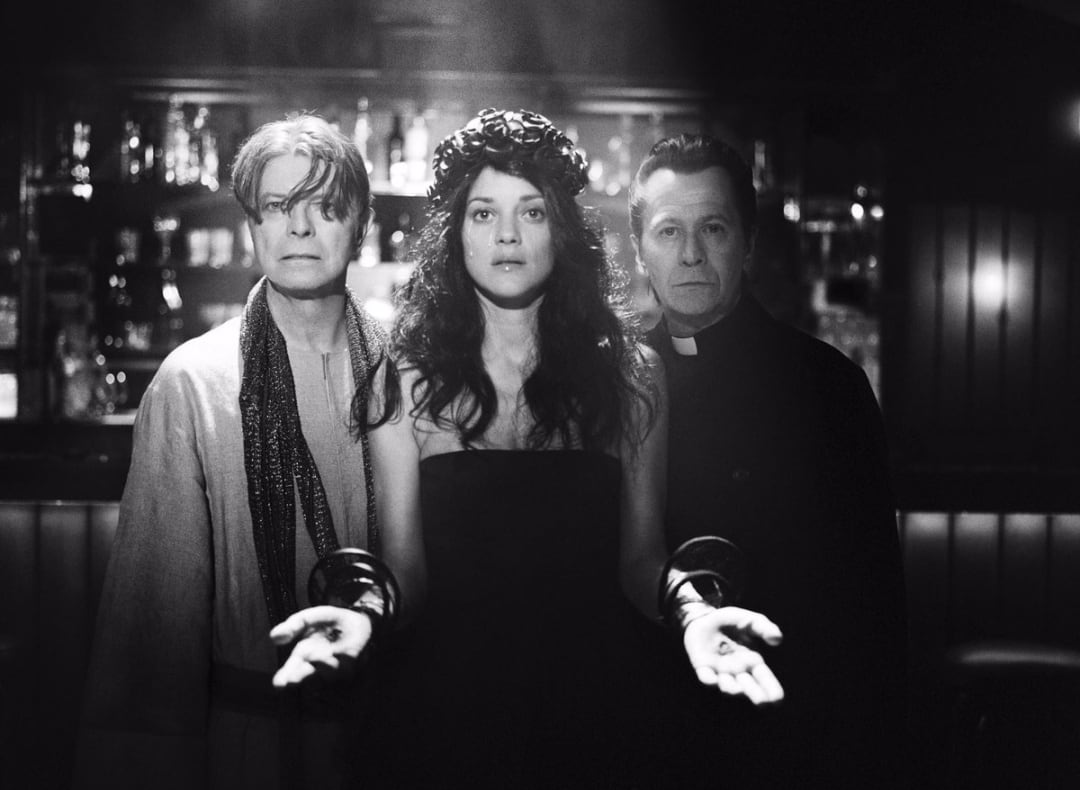 Escena de uno de los últimos vídeos de David Bowie junto a Marion Cotillard