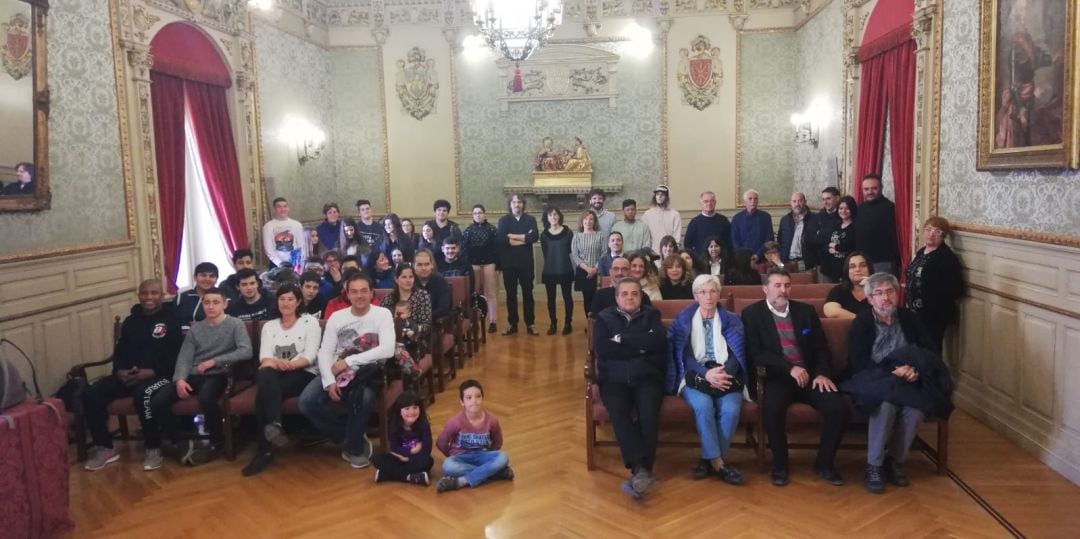 Promotores de los proyectos presentados a los presupuestos participativos de este año, en el salón de Plenos