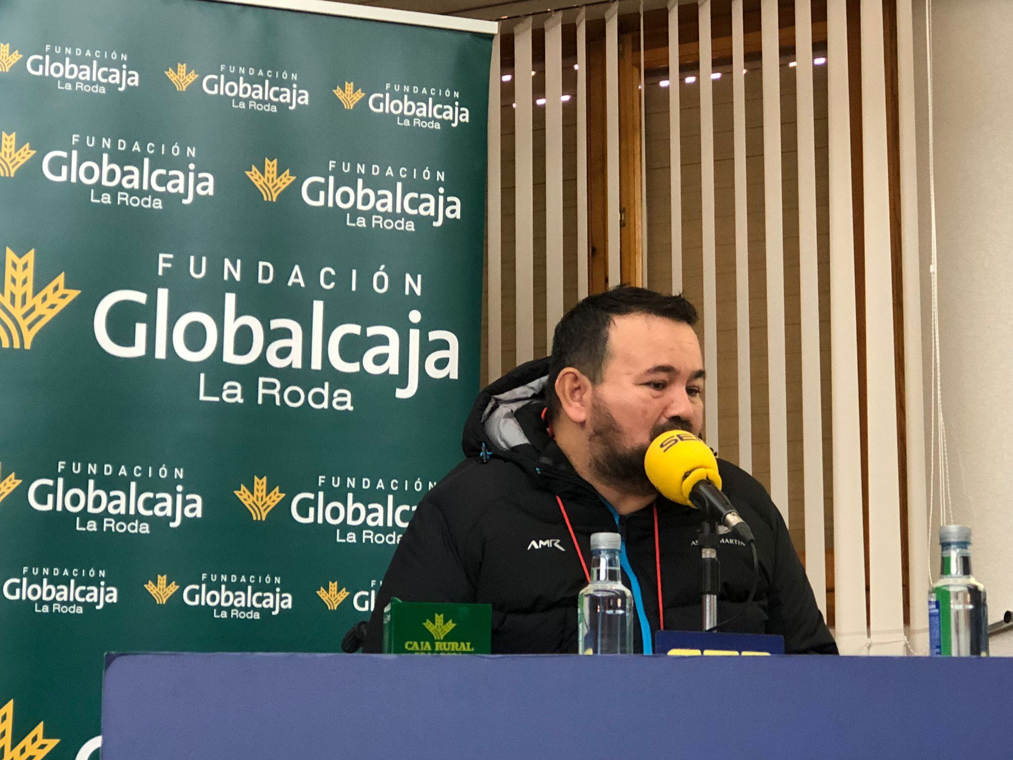 Juan Ramón Amores, alcalde de La Roda en la sede de la Fundación Globalcaja de La Roda