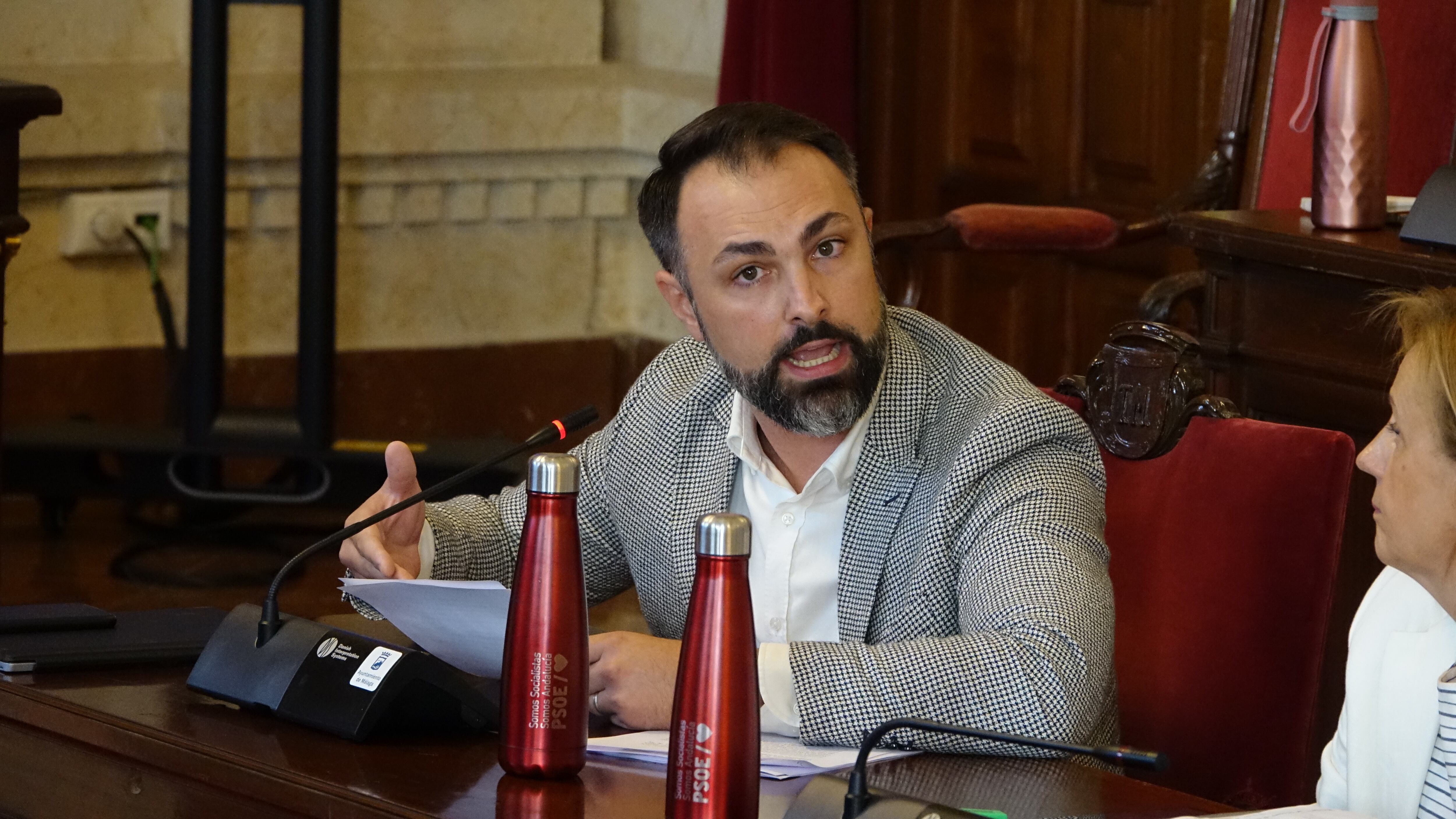 El concejal socialista Mariano Ruíz durante una intervención en el Pleno municipal