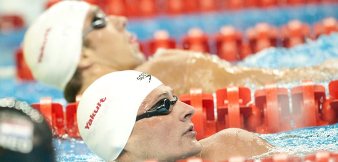 Ryan Lochte vence a Phelps en Shanghai