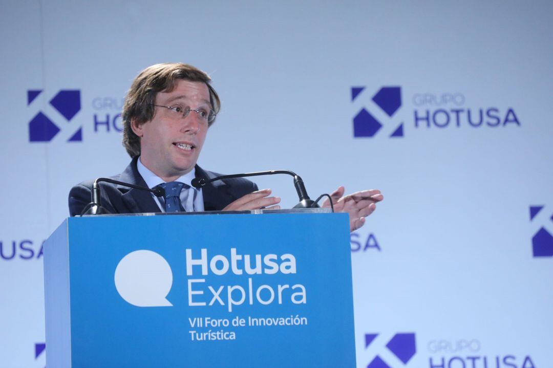 José Luis Martínez-Almeida, alcalde de Madrid en el foro Hotusa.