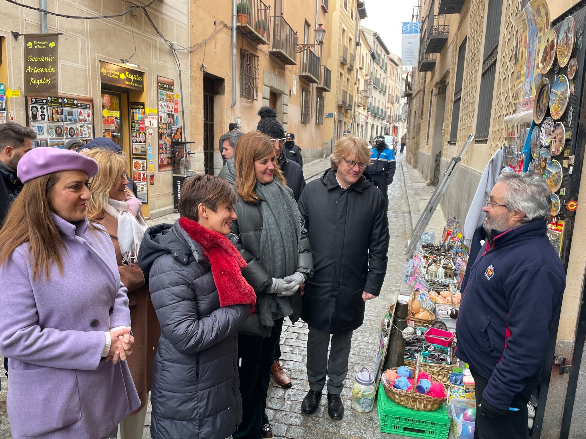 Visita de la ministra Isabel Rodriguez en la calle Daoiz